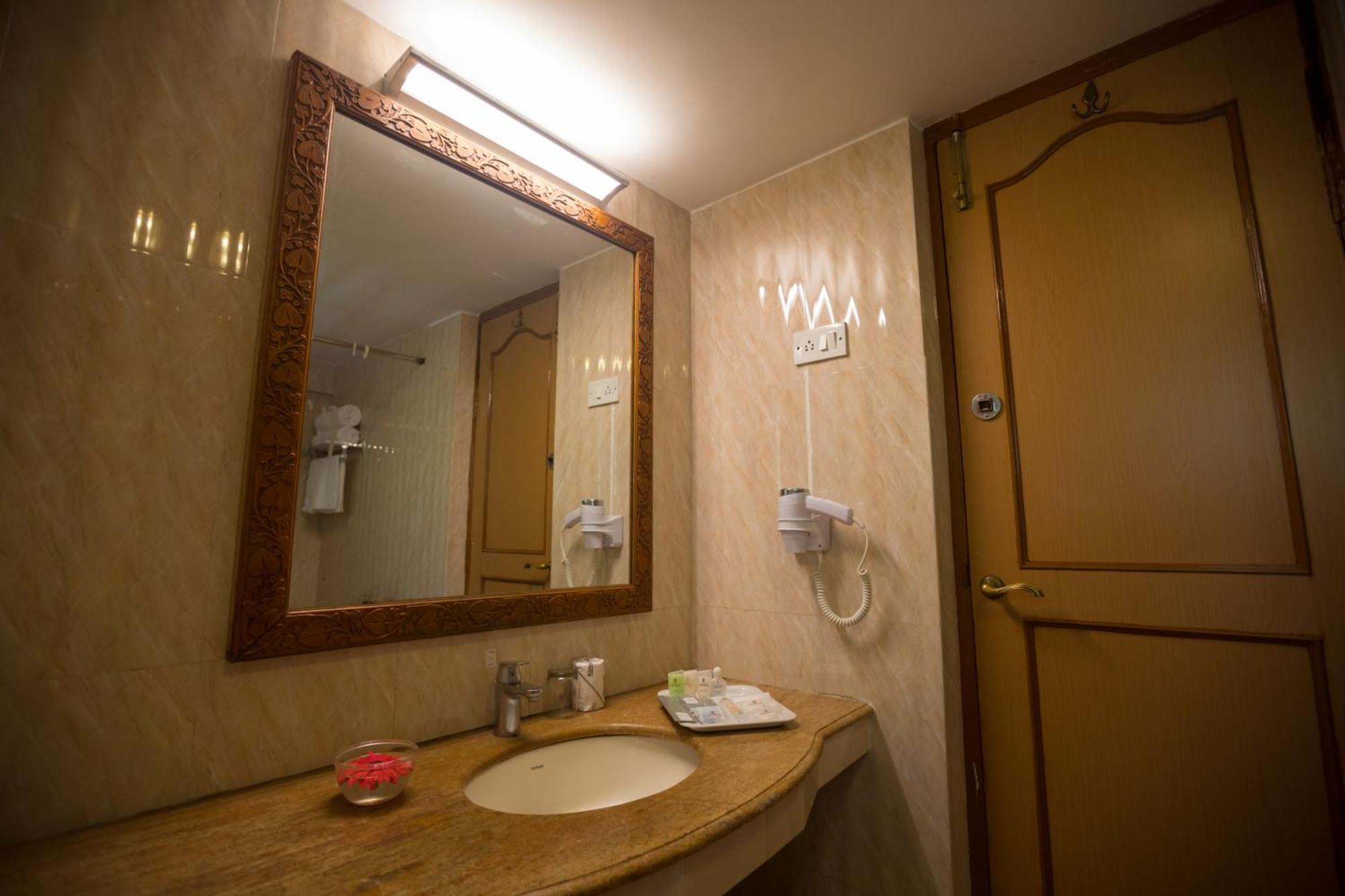 Hotel Kodai International Kodaikanal Phòng bức ảnh